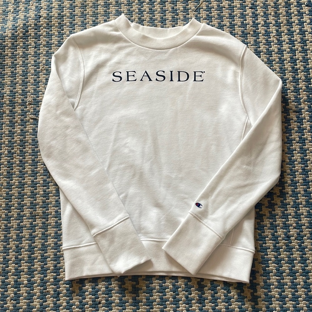NWT Seaside style White crewneck. Super trendy good for beach. Size XS